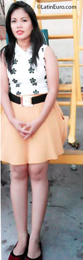 Date this stunning Philippines girl Sharon from Manila PH880