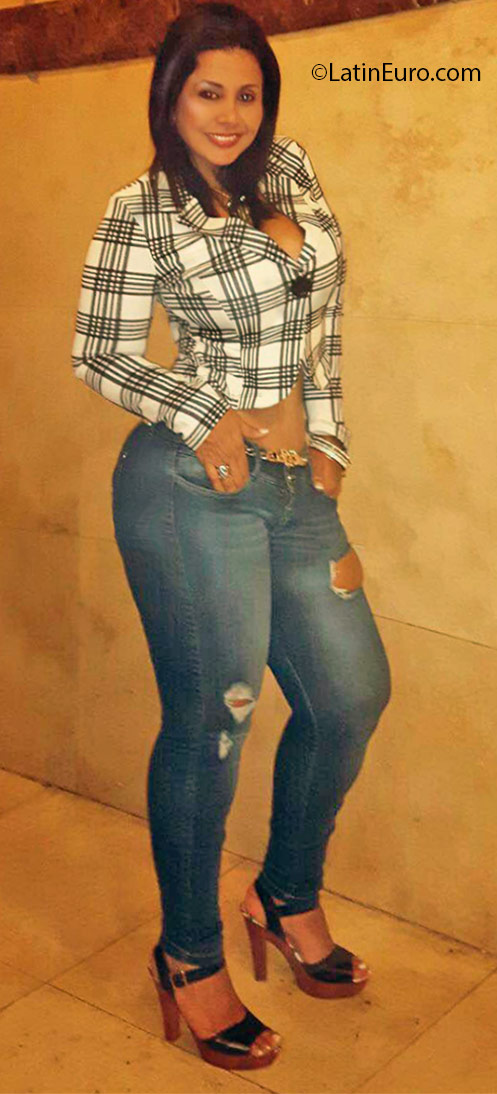 Date this foxy Panama girl Claribel from Panama PA899