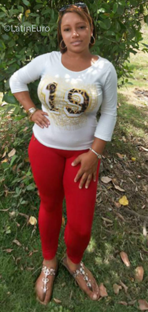 Date this happy Panama girl Silla from Panama City PA898