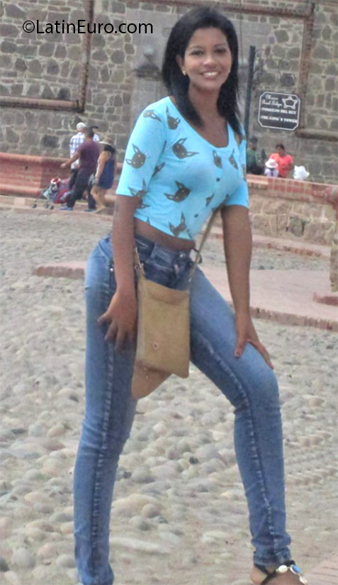 Date this happy Colombia girl Michelle from Santander de quilichao CO18722
