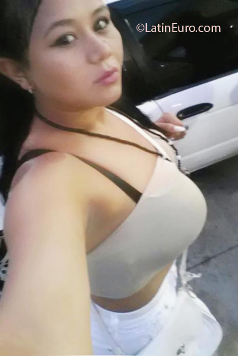 Date this young Dominican Republic girl Karen from Santiago DO25108