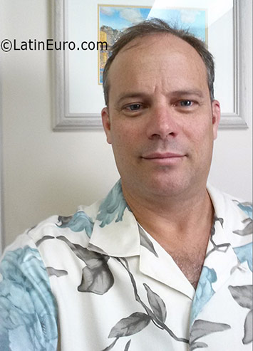 Date this tall United States man Funinthesun from Fort Lauderdale US17121