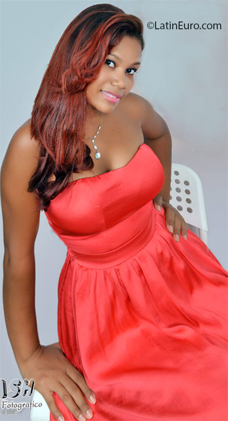 Date this stunning Dominican Republic girl Lara from San Cristobal DO25164