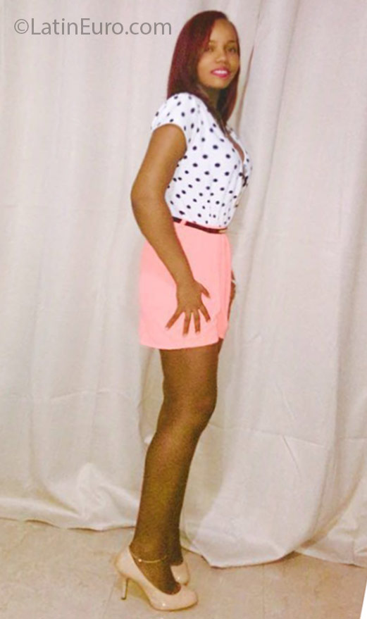 Date this fun Dominican Republic girl Wendy from Santiago DO25182
