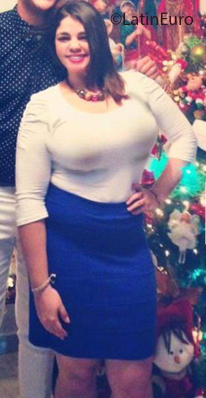 Date this nice looking Colombia girl Carolina from Baranquilla CO18782