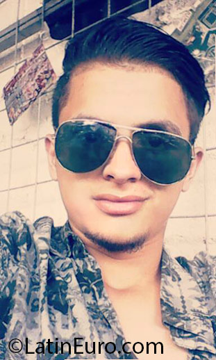 Date this hot Dominican Republic man Brayan from Tegucigalpa DO25269