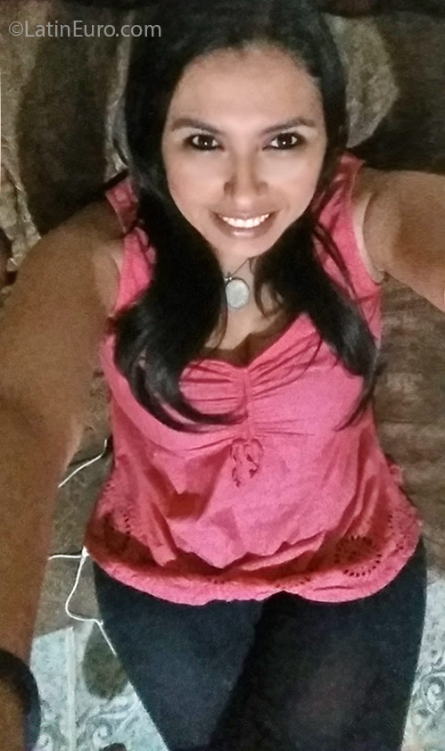 Date this lovely Honduras girl Cinthia from San Pedro Sula HN2089