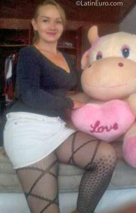 Date this passionate Colombia girl Gina from Bogota CO18798