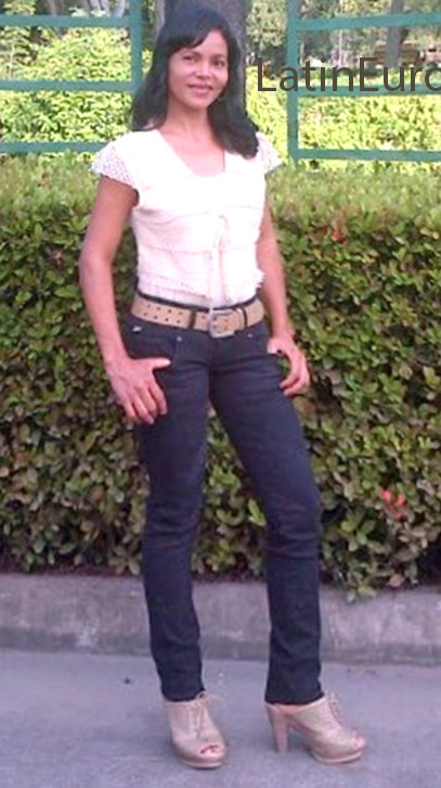 Date this delightful Honduras girl Cristina from Tegucigalpa HN2094