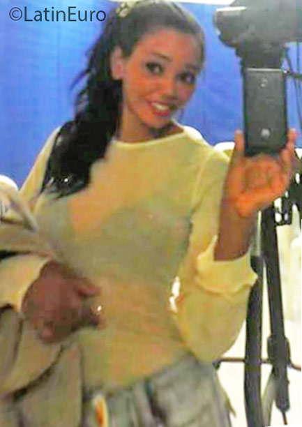 Date this stunning Colombia girl Anny from Medellin CO20431