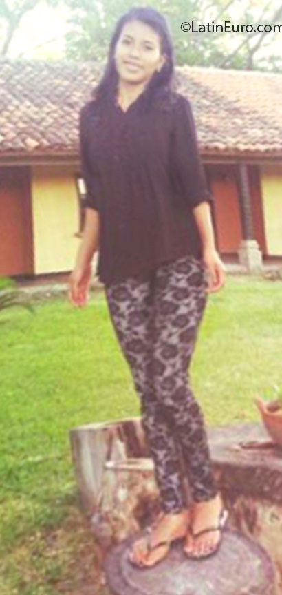 Date this hot Honduras girl Alenia from Tegucigalpa HN2115