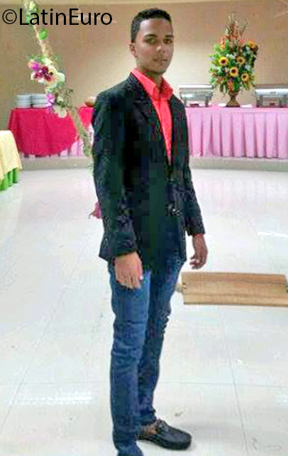 Date this funny Dominican Republic man Francis from Santo Domingo DO25484