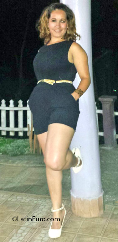 Date this beautiful Honduras girl Rosie from Taulabe HN2126