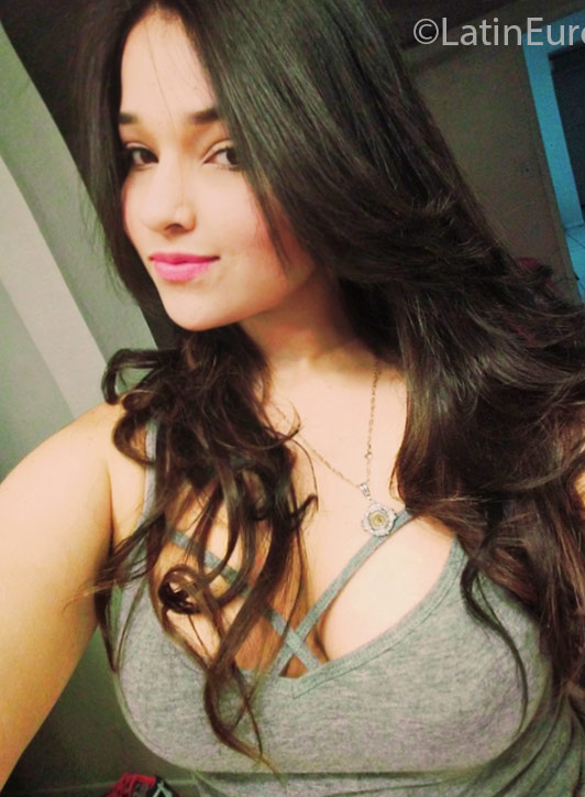 Date this voluptuous United States girl Ana from Tampa US17264