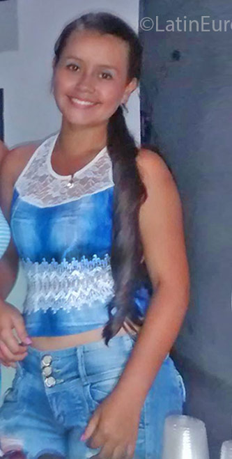 Date this sultry Colombia girl Michel from Acasias CO18868