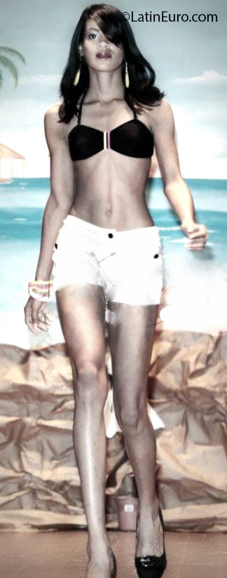 Date this hot Dominican Republic girl Yenifrie from Moca DO25615