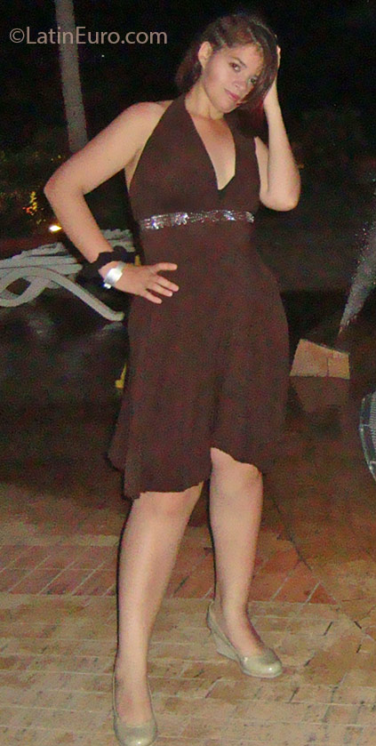 Date this beautiful Colombia girl Johana from Bogota CO18902