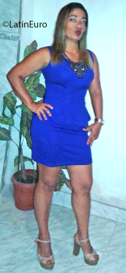 Date this attractive Brazil girl Kamila from Recife BR9652