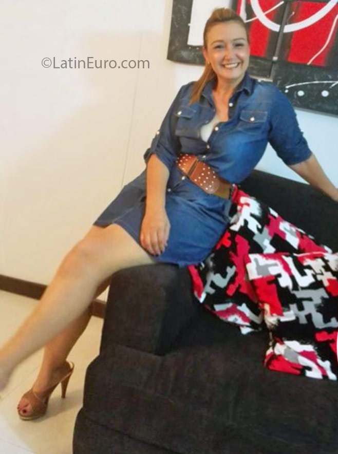Date this fun Colombia girl May from Cali CO18913