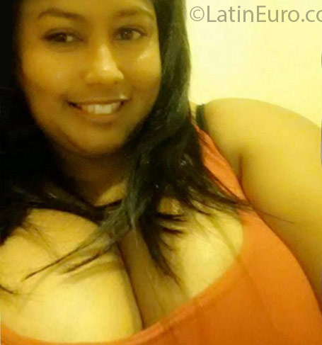 Date this athletic Dominican Republic girl La_beba11 from Santiago DO25702