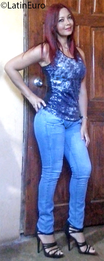 Date this voluptuous Panama girl Judy from David PA974