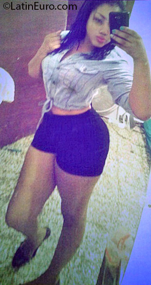 Date this beautiful Dominican Republic girl Angie from Santo Domingo DO25772