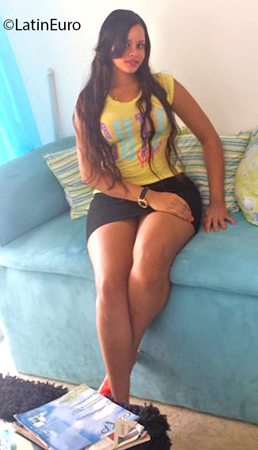 Date this foxy Dominican Republic girl Brenda from Puerto Plata DO25793