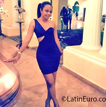 Date this pretty Dominican Republic girl Arnety from Santo Domingo DO25818