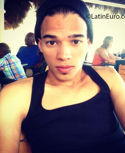 Date this georgeous Dominican Republic man Vincent from San francisco de macoris DO25851