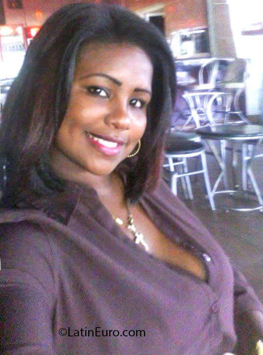 Date this cute Dominican Republic girl Krisie from Santo Domingo DO25870