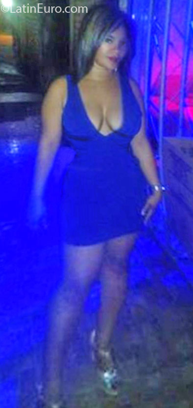 Date this young Dominican Republic girl AMARILYS from Santo Dimingo DO25874