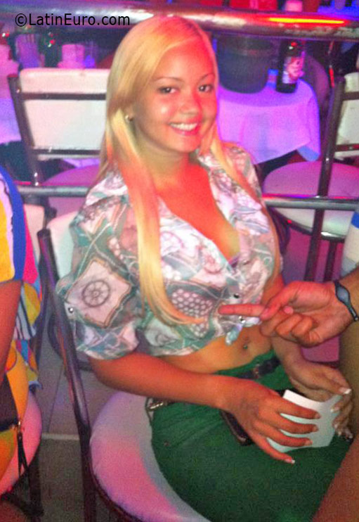 Date this gorgeous Dominican Republic girl Ordyes from Santo Domingo DO25897