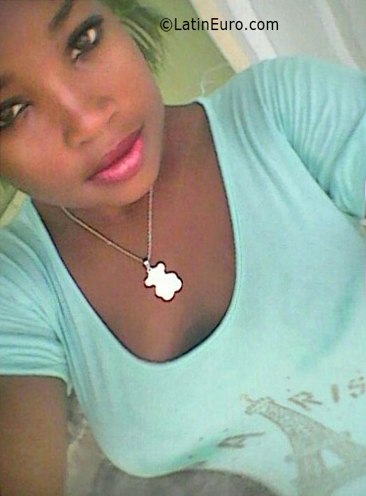 Date this charming Dominican Republic girl Anabel from santo domingo DO25900