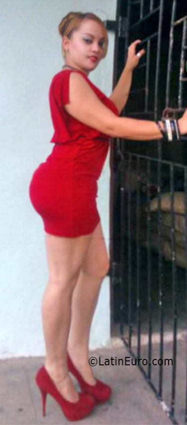 Date this charming Dominican Republic girl Neyalis from Bani DO25902