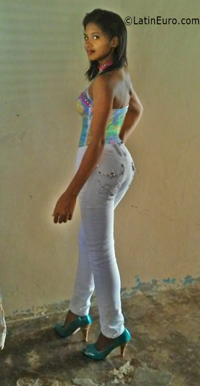 Date this lovely Dominican Republic girl Mariela from Santo Domingo DO25920