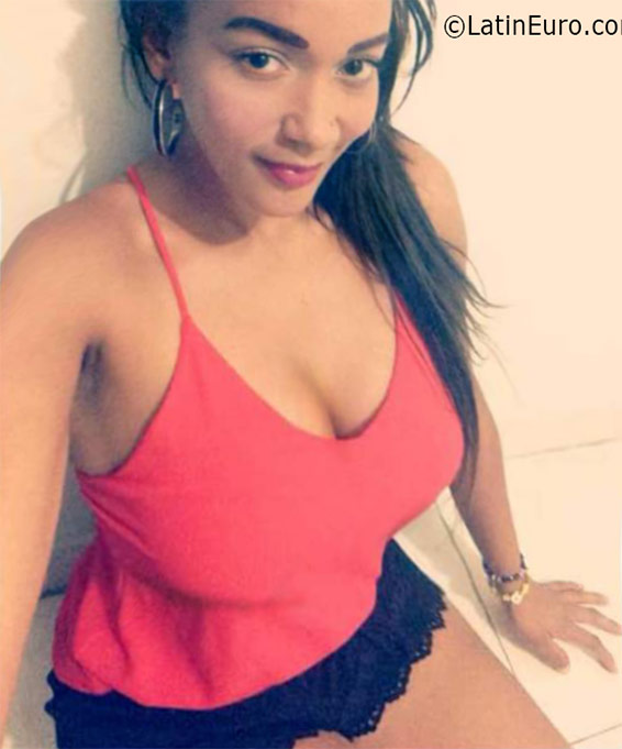 Date this funny Colombia girl Dyliu from Cali CO19011