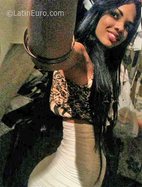 Date this attractive Dominican Republic girl Jenairi from Sabana Grande De Boya DO25943