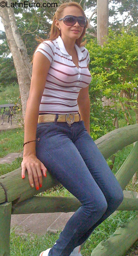 Date this cute Dominican Republic girl Esmeralda from Santiago DO25976