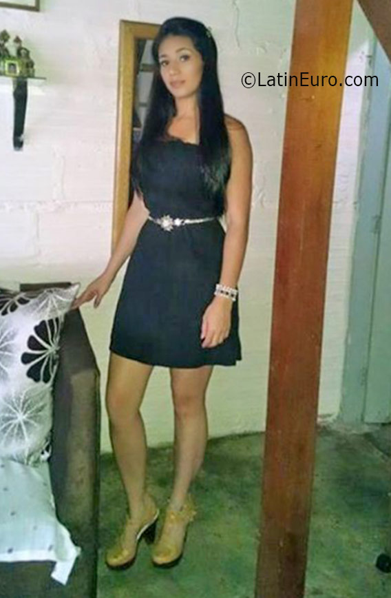 Date this sensual Colombia girl Ana from Medellin CO19036