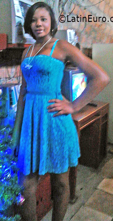 Date this sultry Colombia girl Nely from Cali CO19056