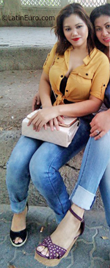 Date this cute Kuwait girl Jonalyn from Manila and Kuwait City PH910