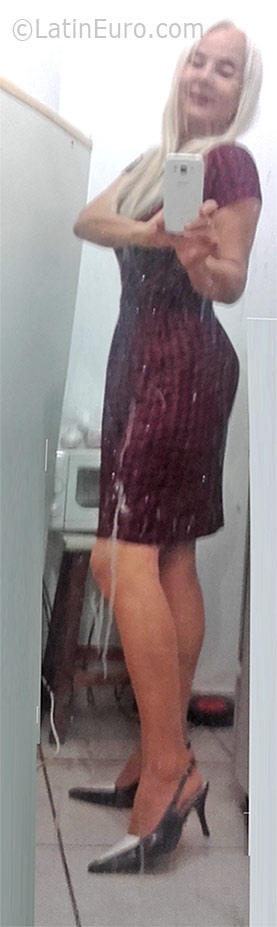 Date this athletic Brazil girl Maria from Rio De Janeiro BR9717