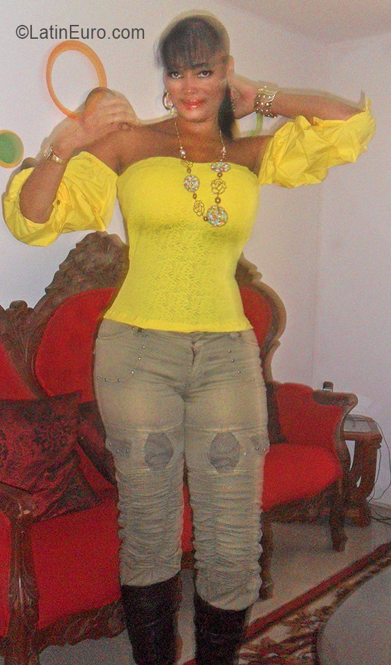 Date this nice looking Colombia girl Janit from Jamundi CO19117