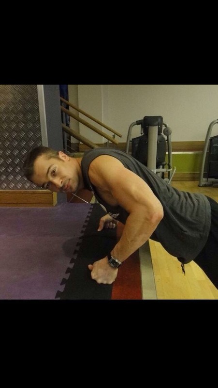 Date this good-looking United Kingdom man Zac8316 from Sheffield GB887