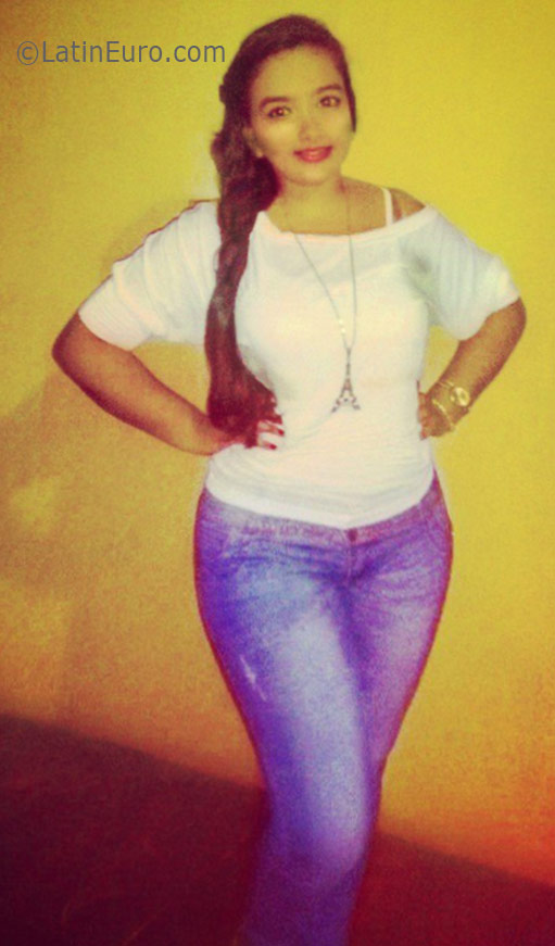 Date this beautiful Colombia girl Gladys from Barranquilla CO19134