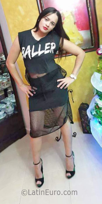 Date this exotic Dominican Republic girl Raquel from Santiago DO26196