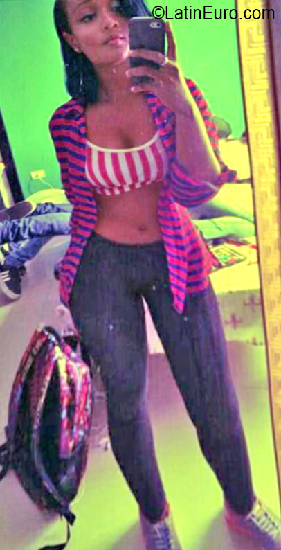 Date this delightful Colombia girl Wendy from Choco CO19187