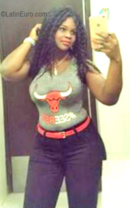 Date this lovely Dominican Republic girl Casandra from Santiago DO26258