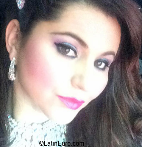 Date this georgeous Honduras girl Yesika from Tegucigalpa HN2257