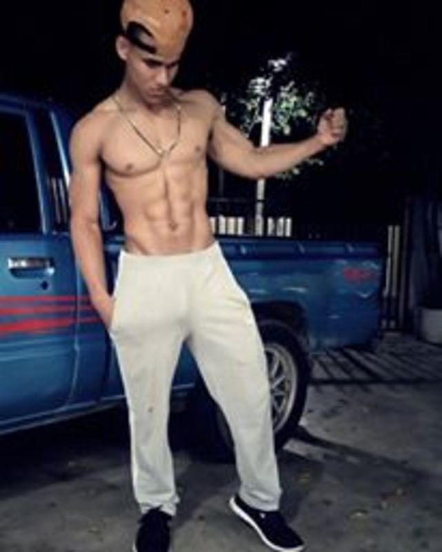 Date this stunning Croatia girl Eddony from  DO26410